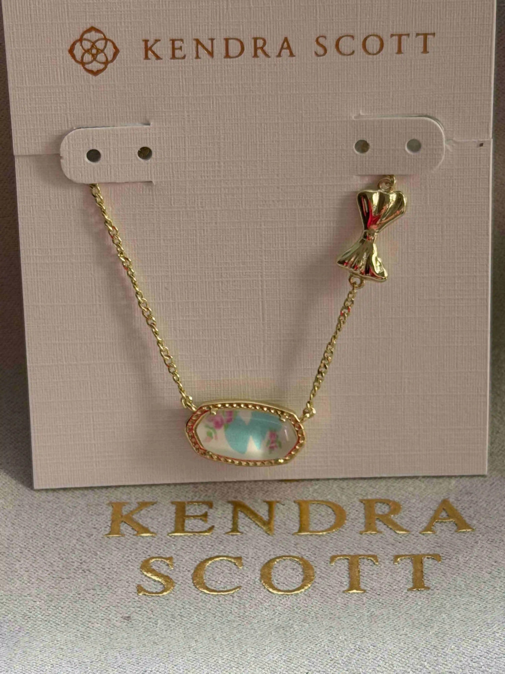 Kendra Scott White Pendant Necklace